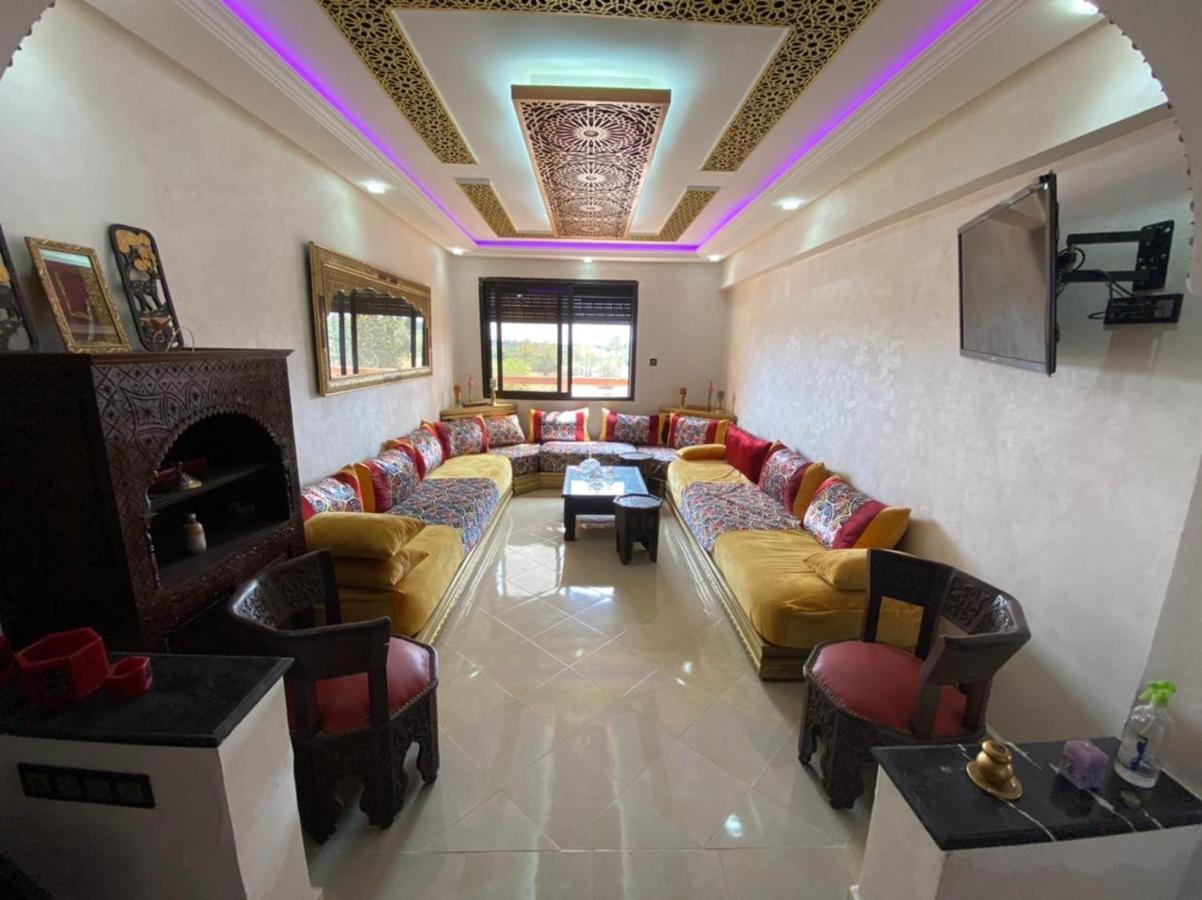 Appartement Charmant logement avec parking résidenciel sans piscines à Marrakesh Extérieur photo